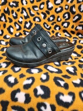 B.O.C. Pontine Leather Slip On Clogs